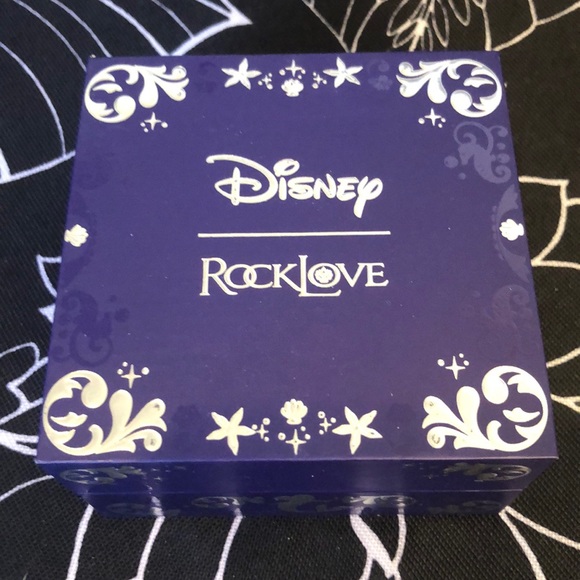 Disney little mermaid necklace - Picture 3 of 6